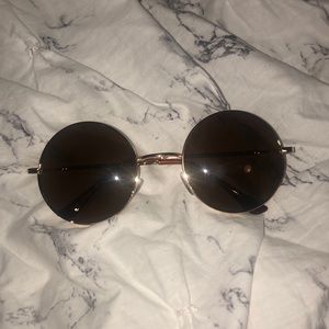 Circle sun glasses, brown lenses